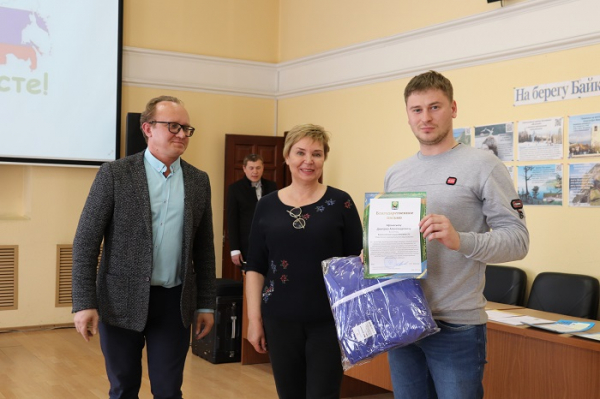  В Иркутском районе наградили волонтеров акции «Мы вместе» 